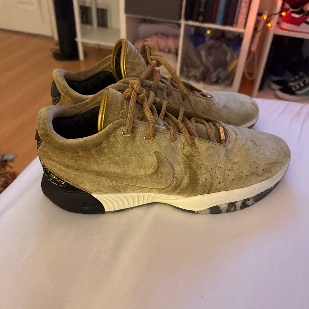 Nike LeBron XXI basketball shoes